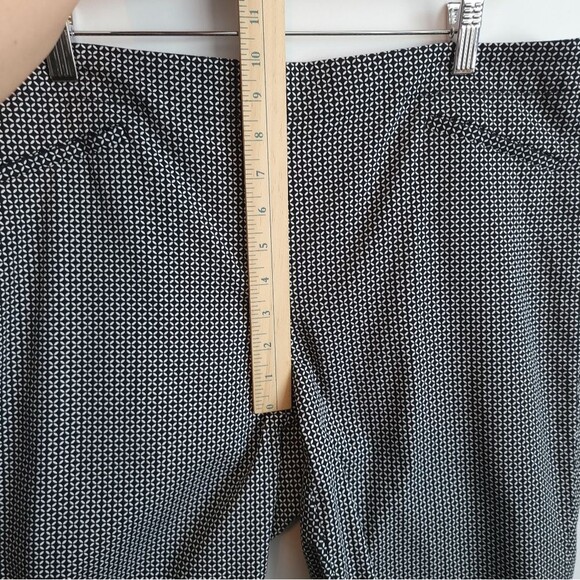 J Jill Crop Pants Preppy Acadamia Geometric Print Black White Stretchy - Picture 12 of 15
